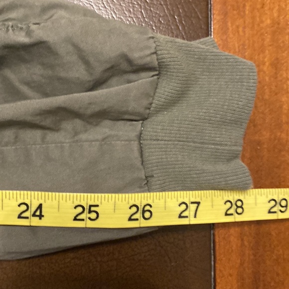 Eddie Bauer green cargo style joggers size 8. Like new condition - Picture 10 of 10